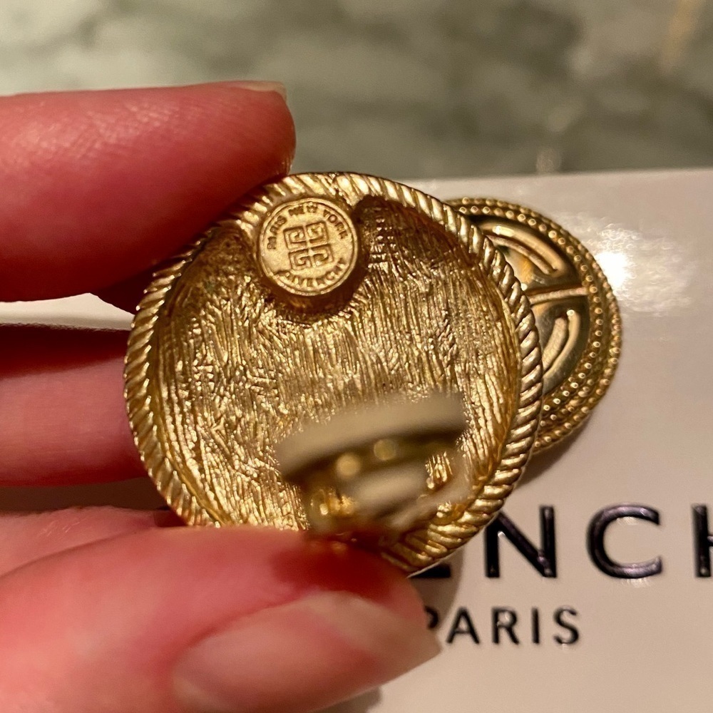 Givenchy Vintage 90s Logo Gold Disc Clip Earrings - Picture 5 of 7